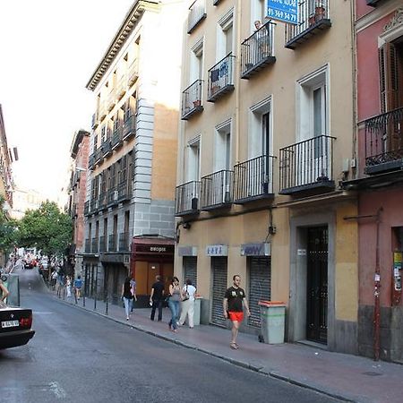 Hostal Xucar Madrid Bagian luar foto