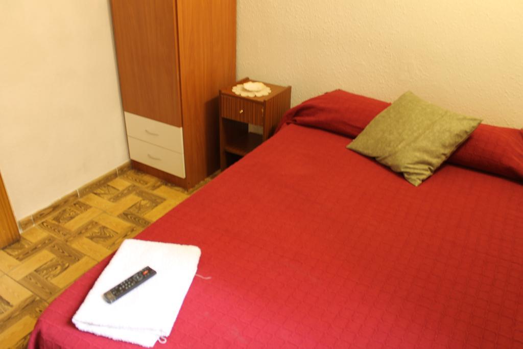 Hostal Xucar Madrid Ruang foto