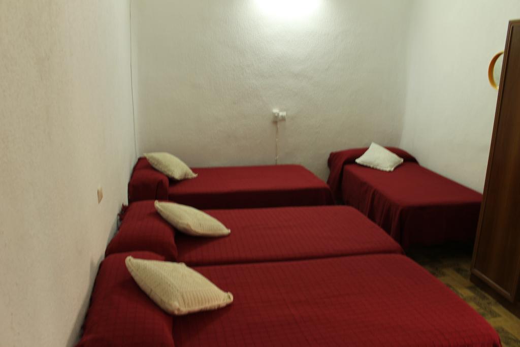 Hostal Xucar Madrid Ruang foto