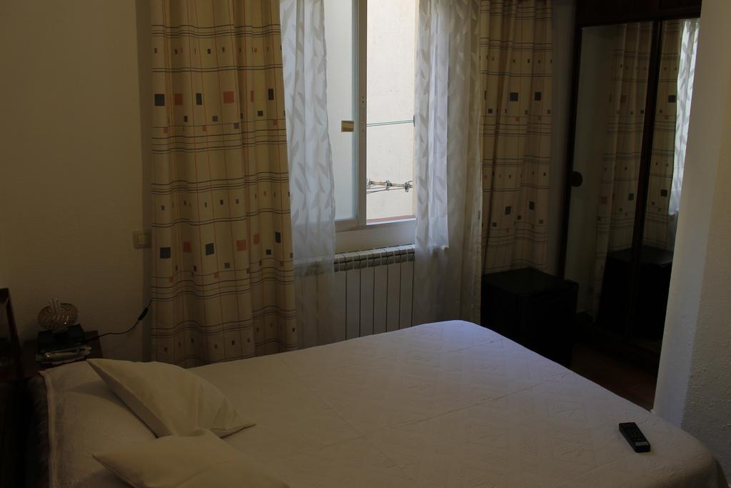 Hostal Xucar Madrid Ruang foto