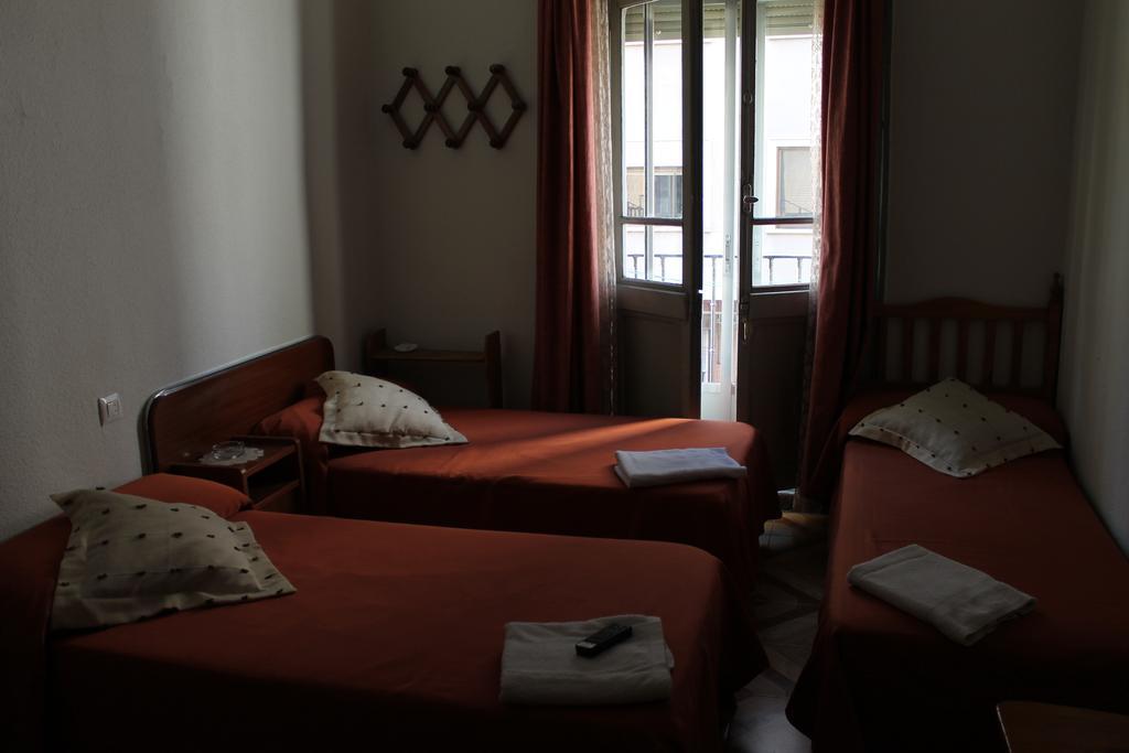 Hostal Xucar Madrid Ruang foto