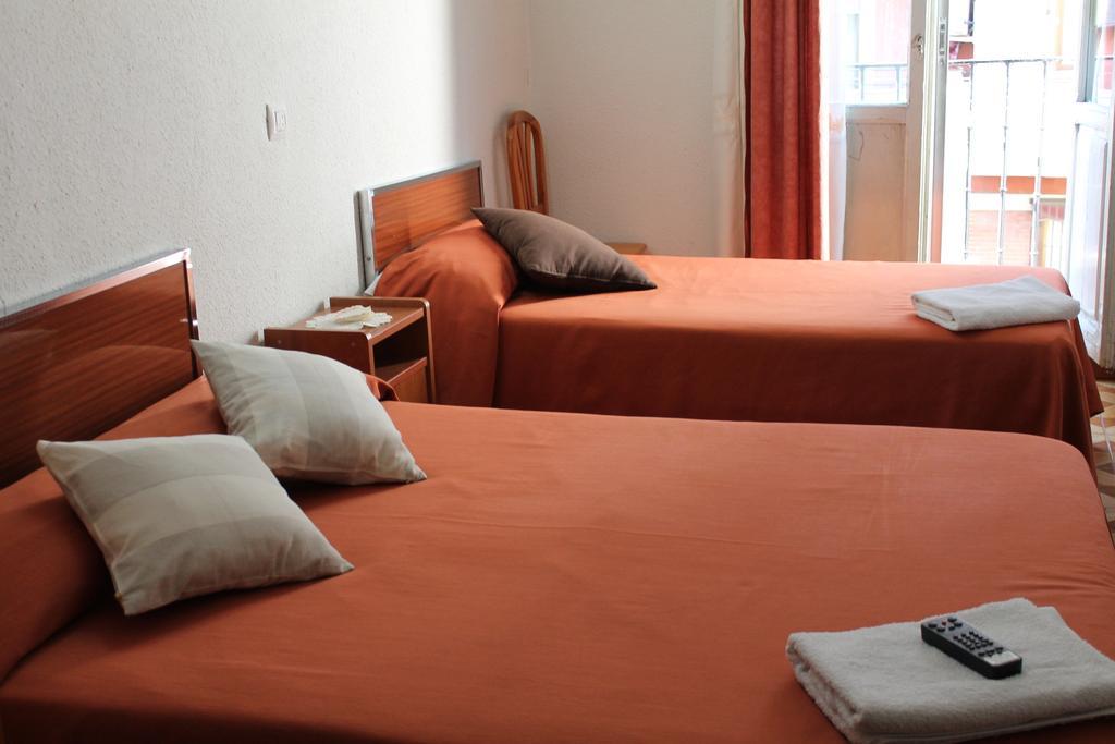Hostal Xucar Madrid Ruang foto