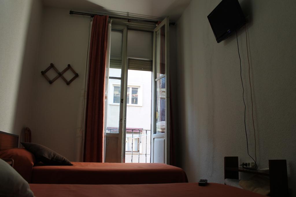 Hostal Xucar Madrid Ruang foto
