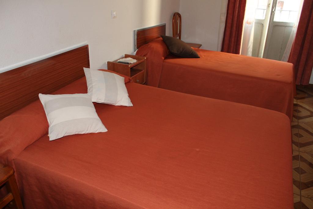 Hostal Xucar Madrid Ruang foto