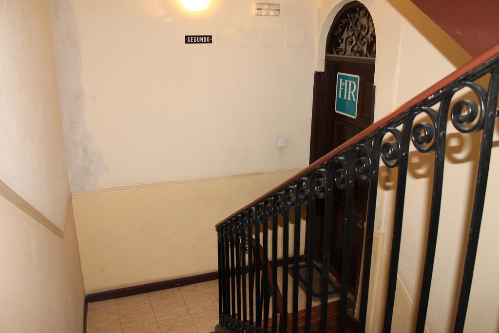Hostal Xucar Madrid Bagian luar foto
