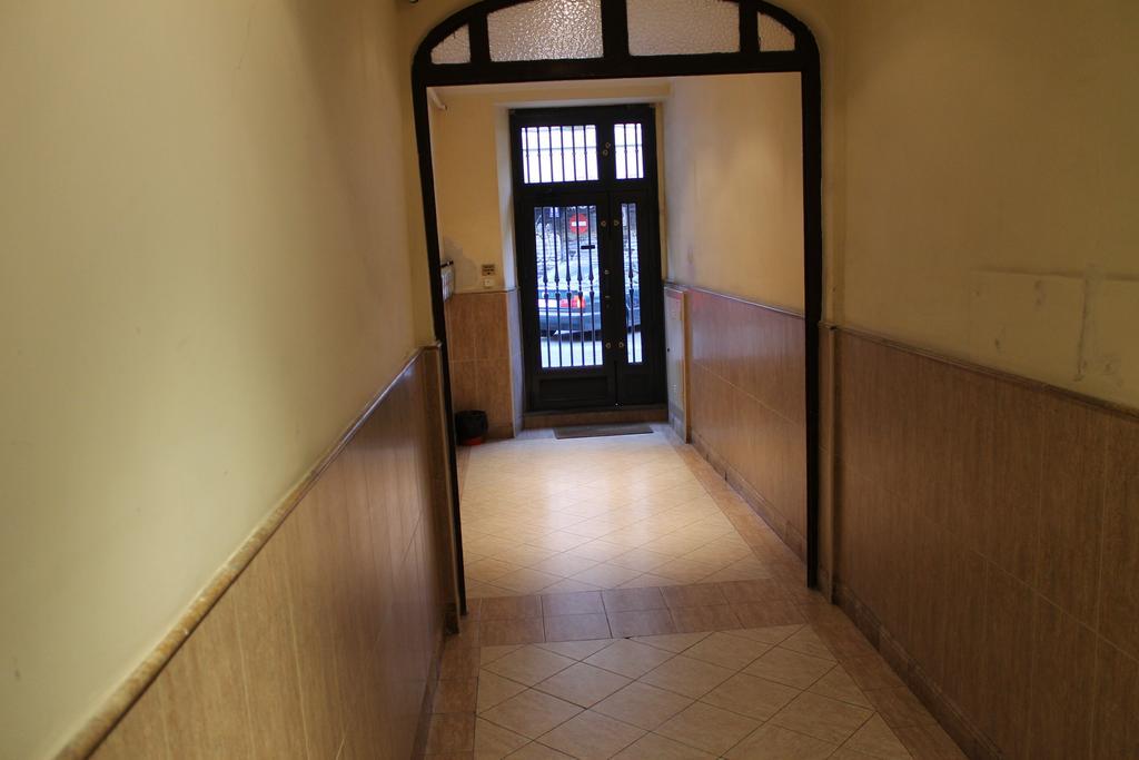Hostal Xucar Madrid Bagian luar foto